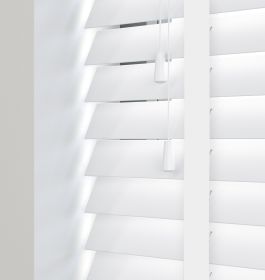 Deco True Konstträ med Cotton stegband