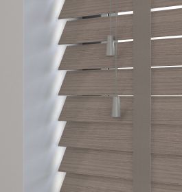 Sunwood Urban Oak Träpersienn med Truffle stegband