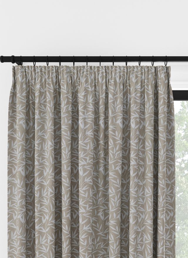 Laura Ashley Willow Leaf Chenille Naturlig Veckbandsgardin